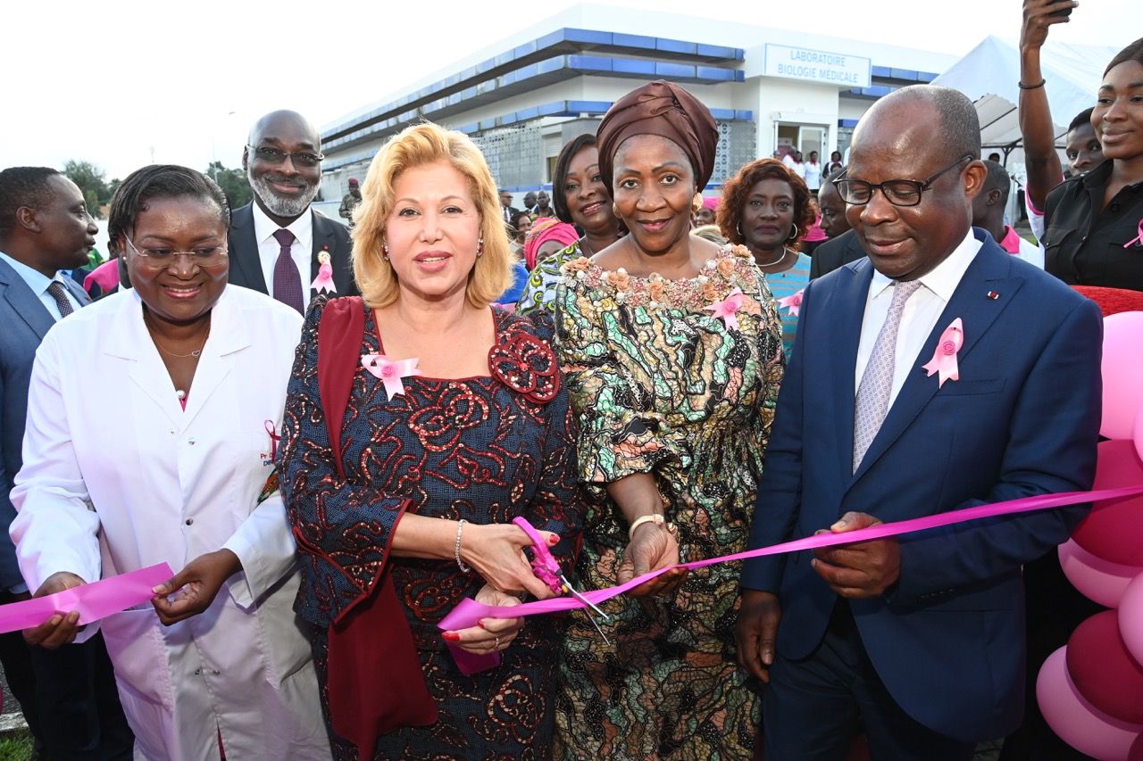 Dominique-Ouattara-Octobre-Rose-lutte-contre-le-cancer-41