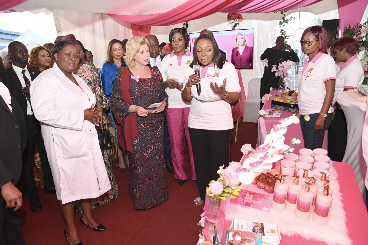 Dominique-Ouattara-Octobre-Rose-lutte-contre-le-cancer-42