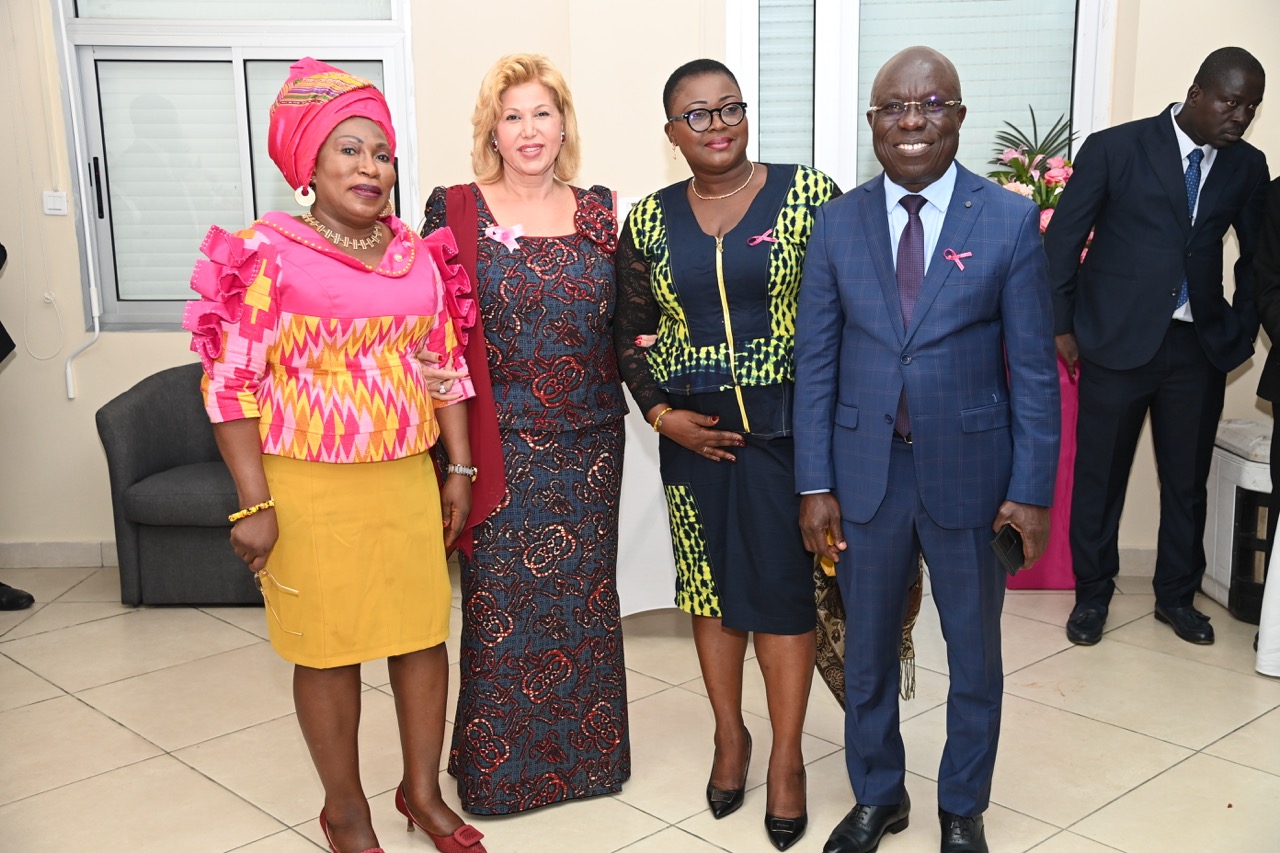 Dominique-Ouattara-Octobre-Rose-lutte-contre-le-cancer-51