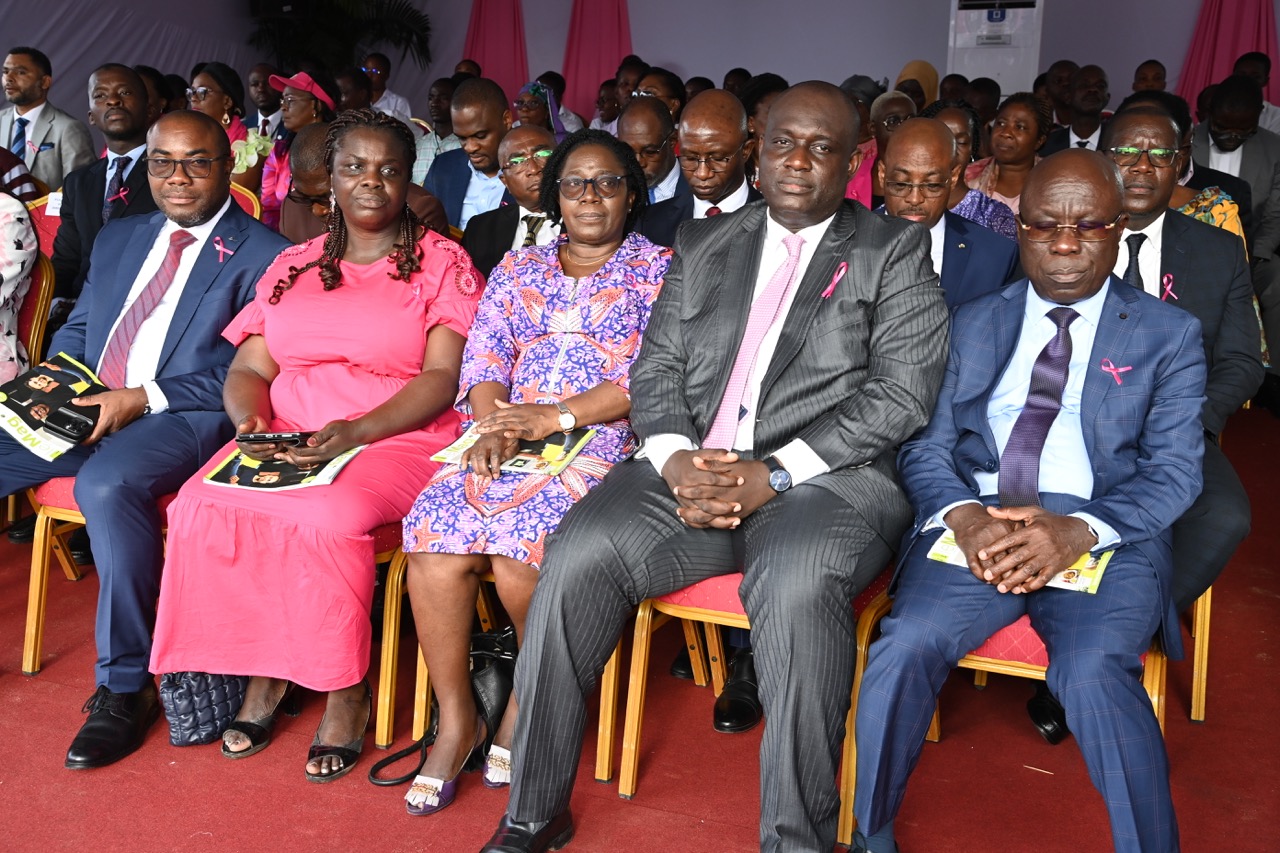 Dominique-Ouattara-Octobre-Rose-lutte-contre-le-cancer-7