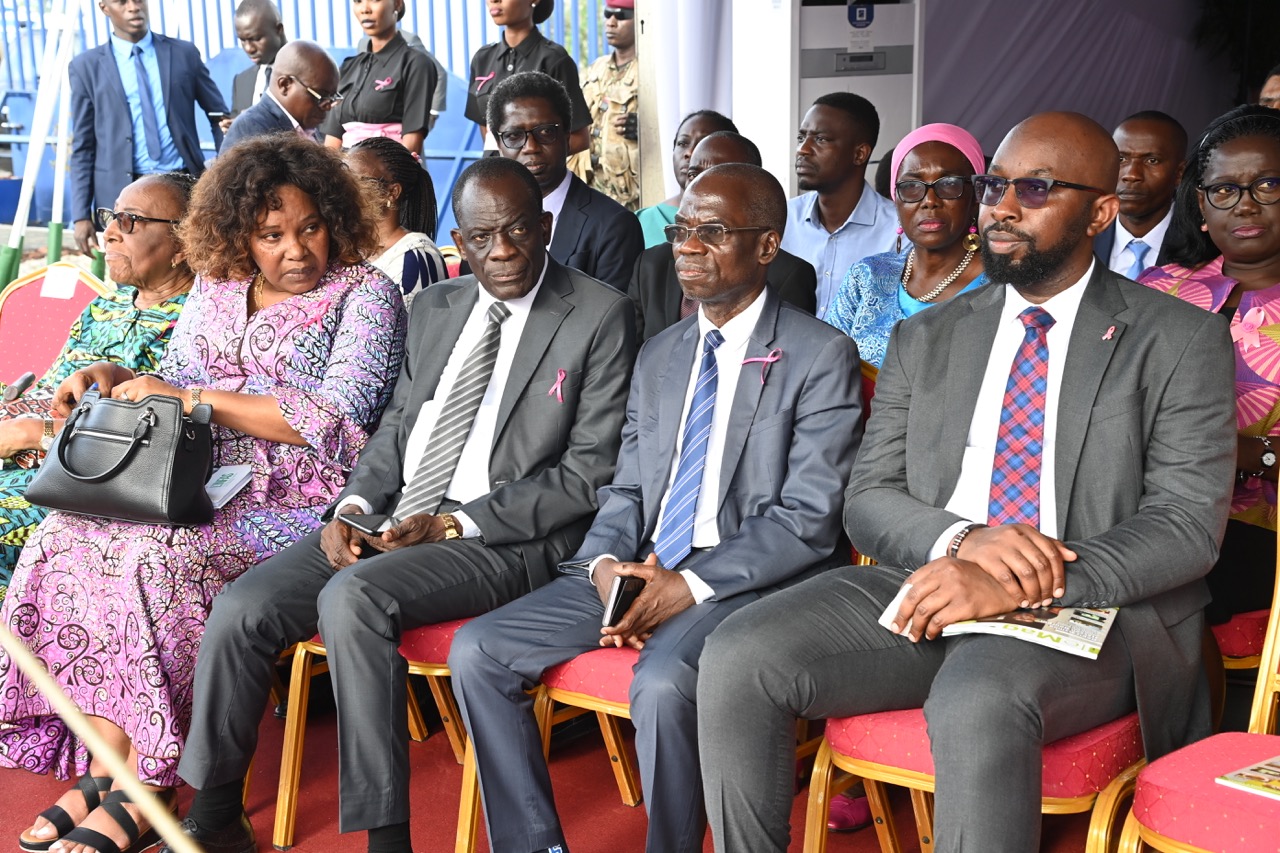 Dominique-Ouattara-Octobre-Rose-lutte-contre-le-cancer-8