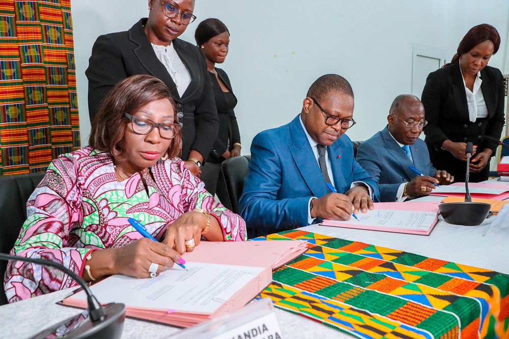 ceremonie-de-passation-de-charges-au-ministere-des-affaires-etrangeres-de-l_y9385wzmmzo