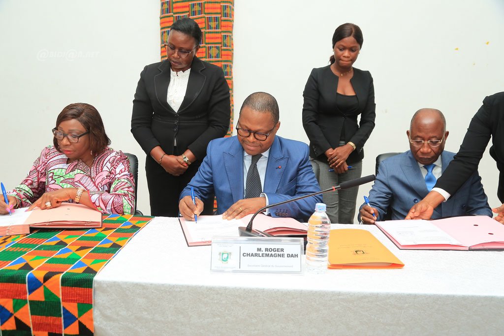 cote-d-ivoire-ceremonie-de-passation-de-charges-au-ministere-des-affaires-e_9wde4ceof8