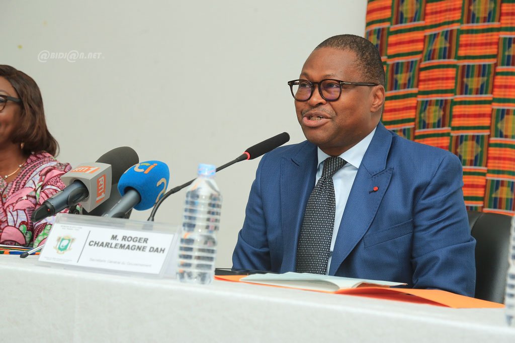 cote-d-ivoire-ceremonie-de-passation-de-charges-au-ministere-des-affaires-e_ms0nheb4bvj