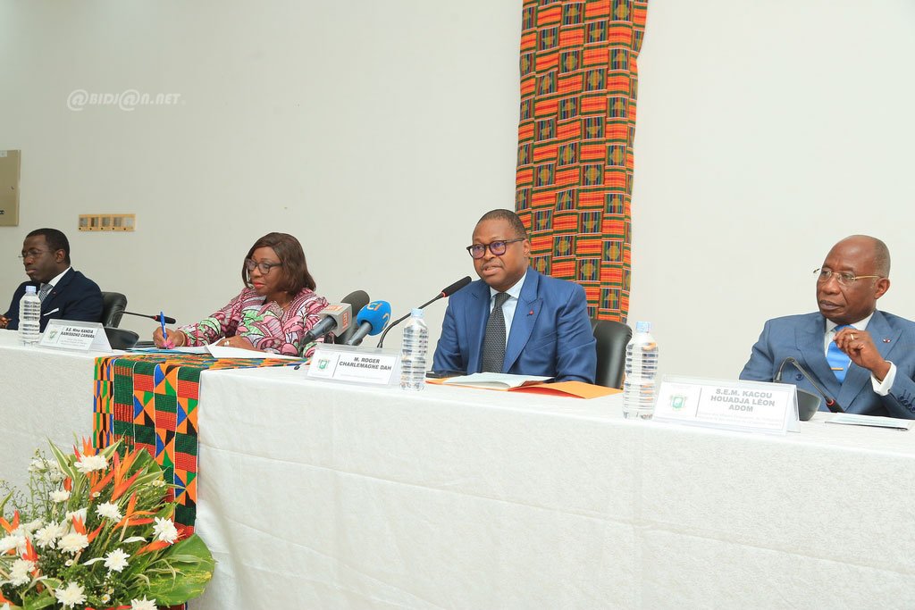 cote-d-ivoire-ceremonie-de-passation-de-charges-au-ministere-des-affaires-e_uxvbgj7fb8m