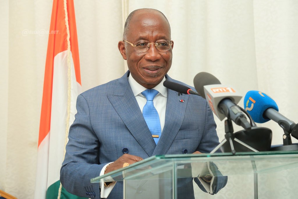 cote-d-ivoire-ceremonie-de-passation-de-charges-au-ministere-des-affaires-e_xpu89tdk65f