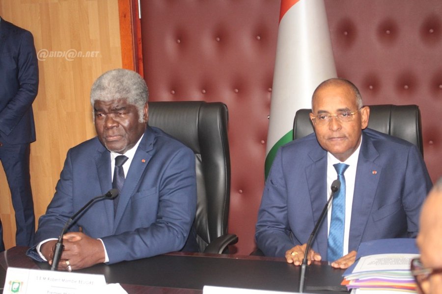 cote-d-ivoire-ceremonie-de-passations-des-charge-entre-patrick-achi-et-beug_ar0wv0b61h