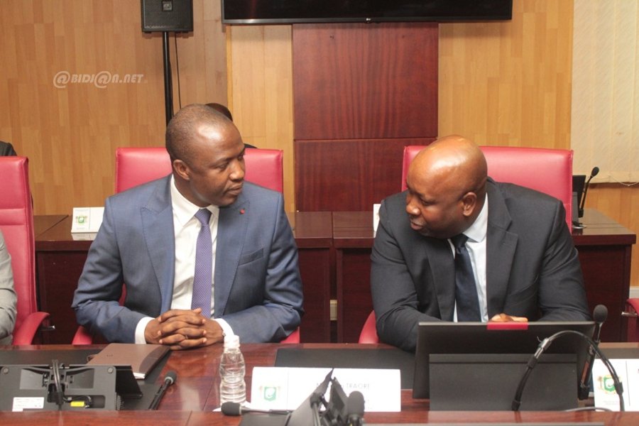 cote-d-ivoire-ceremonie-de-passations-des-charge-entre-patrick-achi-et-beug_nqqv4gl1mna