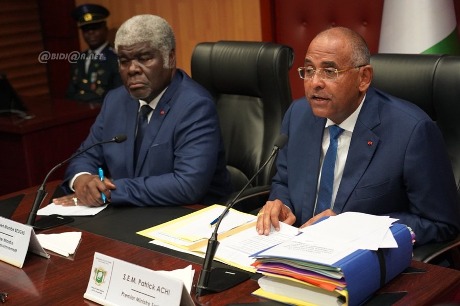 cote-d-ivoire-ceremonie-de-passations-des-charge-entre-patrick-achi-et-beug_pjb7x5uxkc9