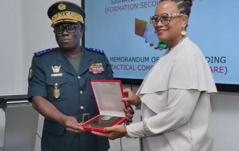 Politique – La Côte d’Ivoire signe un protocole d’accord militaire avec les États Unis.