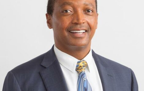 Le Président de la CAF félicite la plus haute autorité ivoirienne à travers une lettre adressée au Président de la FIF.