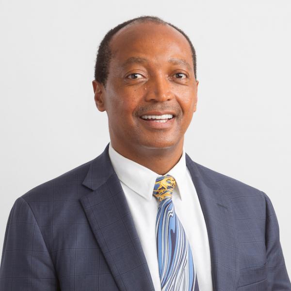 Le Président de la CAF félicite la plus haute autorité ivoirienne à travers une lettre adressée au Président de la FIF.