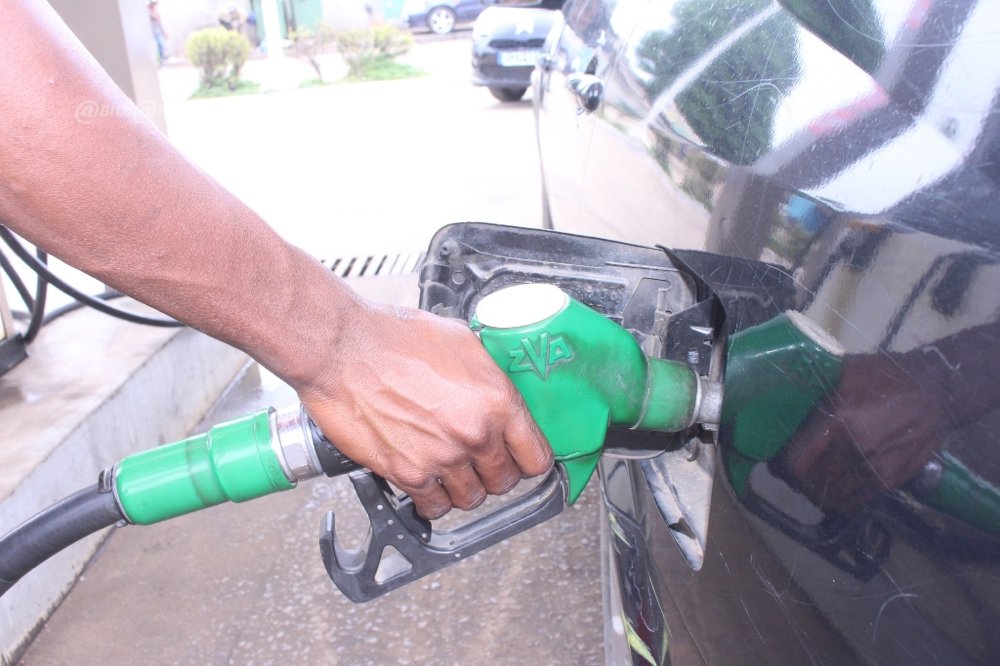 Economie – Côte d’Ivoire : les prix du gasoil et du super sans plomb maintenus respectivement à 715 FCFA/L et 875 FCFA/L pour ce mois de Novembre (Officiel).