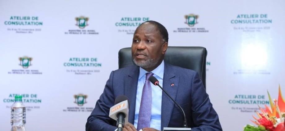 Côte d’Ivoire-AIP/Le ministre Sangafowa Coulibaly engage une politique nationale de l’énergie et des ressources minérales.