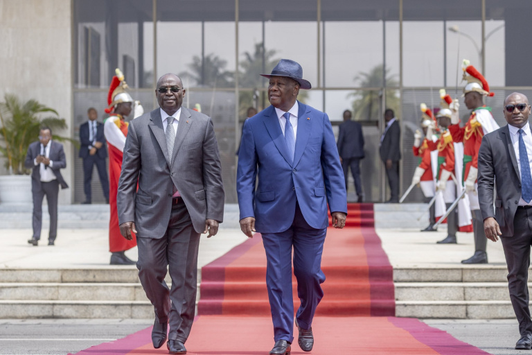 Côte d’ivoire : Alassane Ouattara s’envole pour un séjour en France.