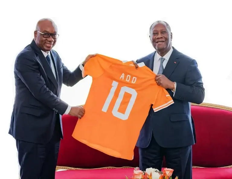 En Côte-d’Ivoire Ouattara agacé par les dérapages financiers dans l’organisation de la Coupe d’Afrique de football.