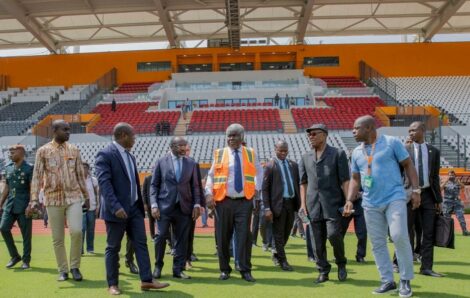 Préparatifs de la CAN 2024 : Le Premier Ministre applaudit les corrections au Stade Félix Houphouët-Boigny.