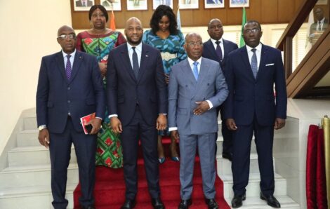 Diplomatie – Explosion du dépôt de carburant en Guinée : le colonel Mamadi Doumbouya traduit sa reconnaissance au président Alassane Ouattara et sollicite l’appui de la Côte d’Ivoire.