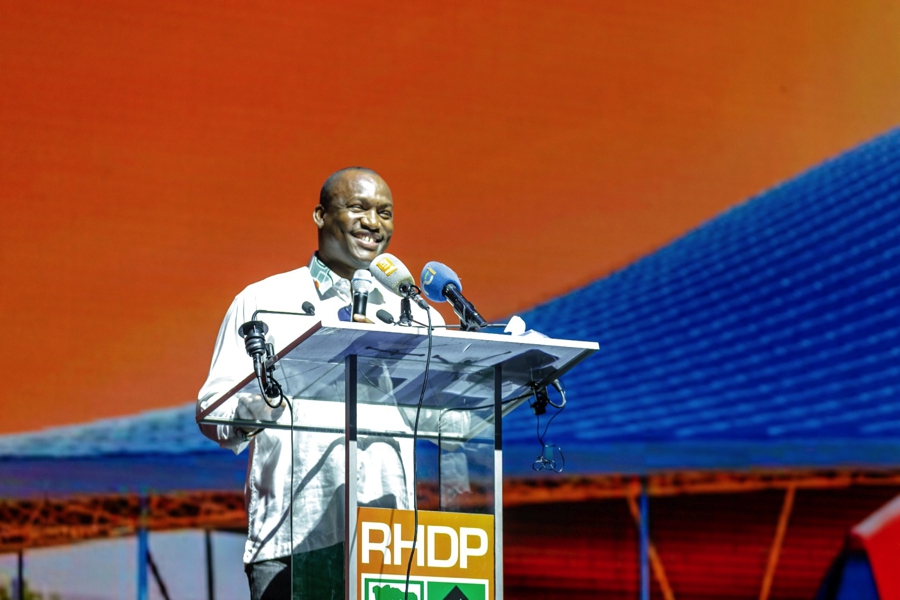 politique-hommage-au-president-ouattara-les-jeunes-du-rhdp-appeles-a-etre-d_hodcgpac39u