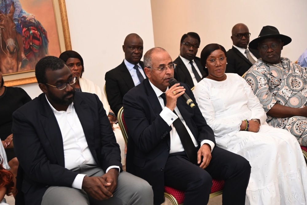 presentation-de-condoleances-a-m-patrick-achi_i3jdedonxtf