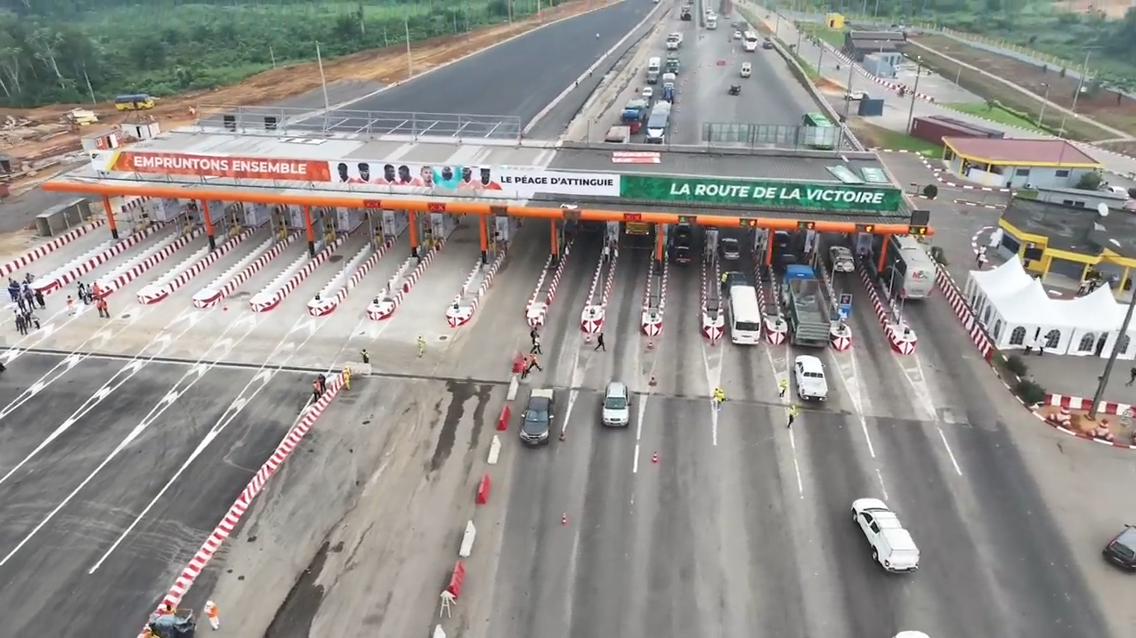 Infrastructure routière : le ministre Amédé Koffi Kouakou met en service l’extension de la station de péage d’Attinguié.