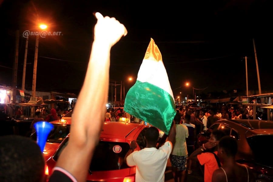 can-2023-qualification-de-la-cote-d-ivoire-ambiance-dans-la-commune-de-yopo_9xpoxcen0b