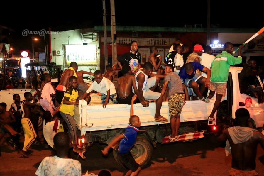can-2023-qualification-de-la-cote-d-ivoire-ambiance-dans-la-commune-de-yopo_kqopi1x6fx