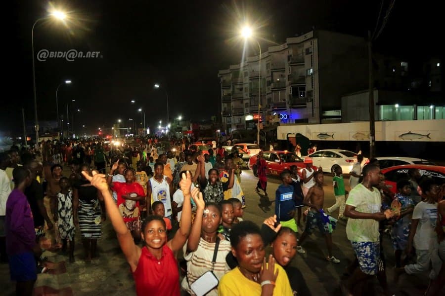 can-2023-qualification-de-la-cote-d-ivoire-ambiance-dans-la-commune-de-yopo_pp42tx9n04