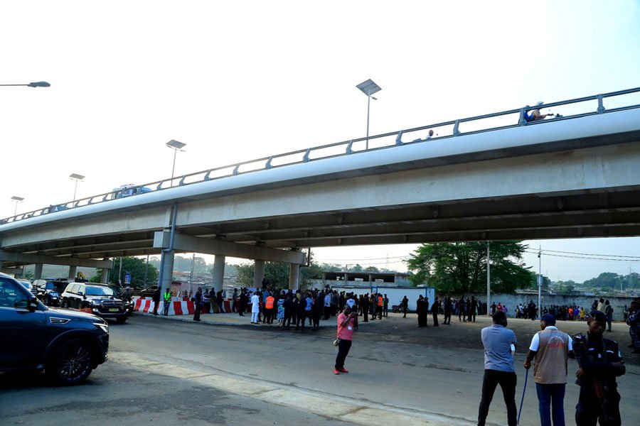 infrastructures-abobo-le-premier-ministre-visite-les-chantiers-du-carrefour_2nehyluvie9