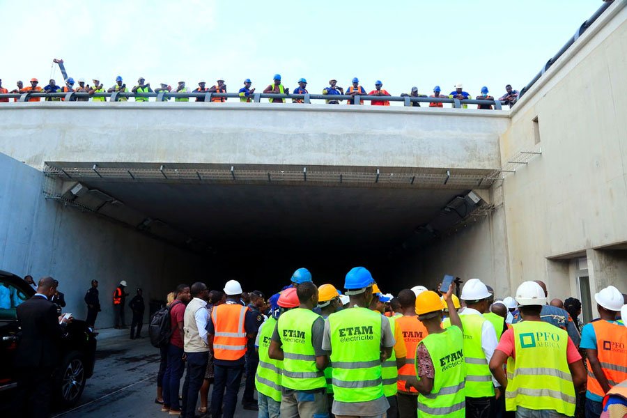 infrastructures-abobo-le-premier-ministre-visite-les-chantiers-du-carrefour_8wl37ec1npy