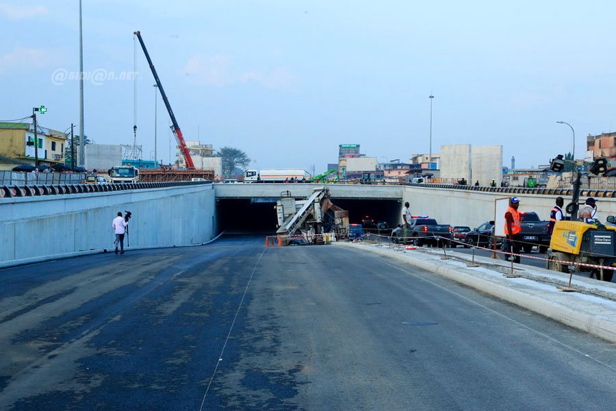 infrastructures-abobo-le-premier-ministre-visite-les-chantiers-du-carrefour_ff4lvqjq9xc