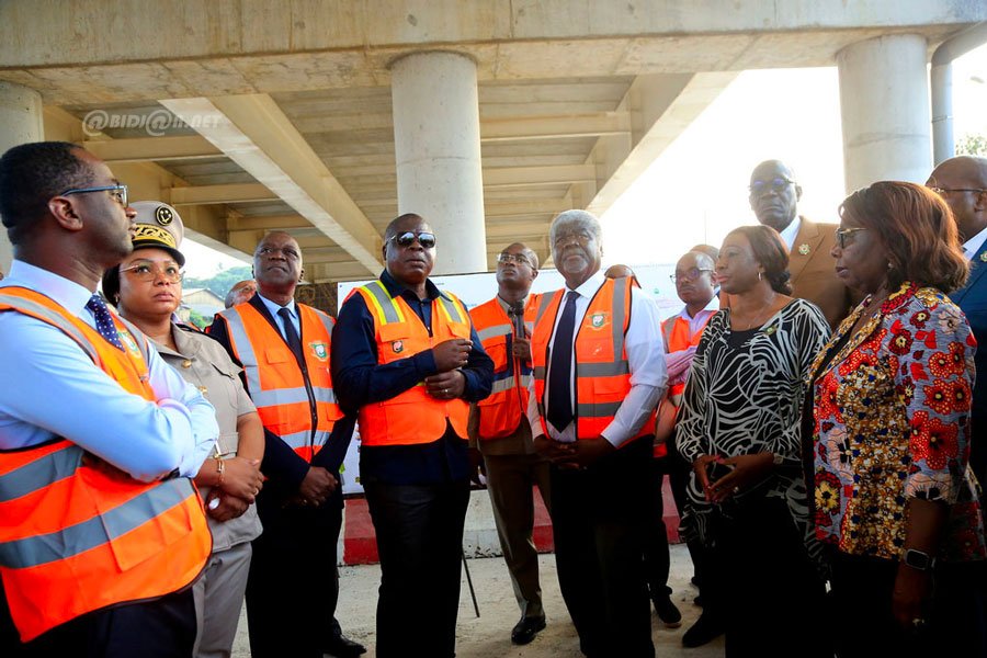 infrastructures-abobo-le-premier-ministre-visite-les-chantiers-du-carrefour_gbqjq3e15k9