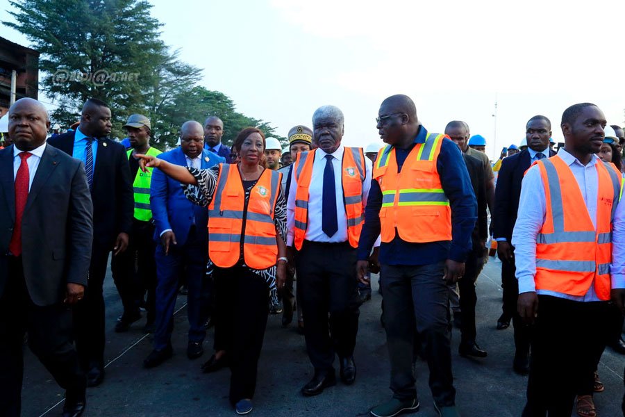 infrastructures-abobo-le-premier-ministre-visite-les-chantiers-du-carrefour_umv61odlgor