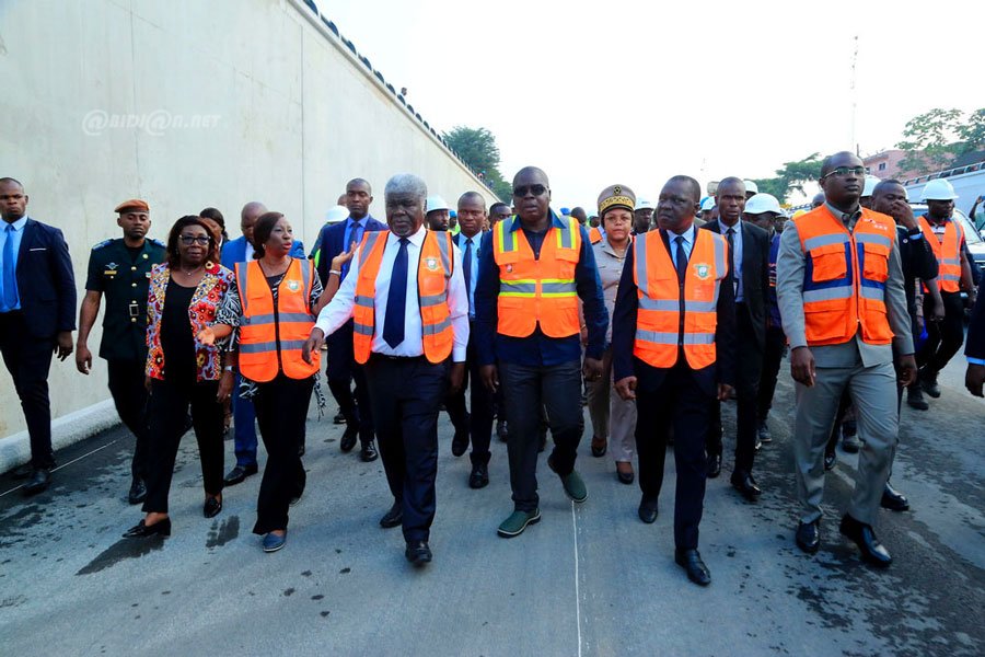 infrastructures-abobo-le-premier-ministre-visite-les-chantiers-du-carrefour_vodb4io0x5m