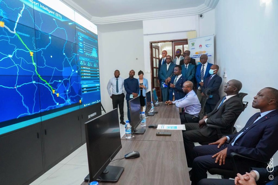 Sécurité routière : Amadou Koné visite le centre de commandement provisoire du Système de Transport Intelligent(STI).
