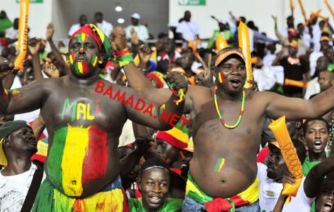 Dans le nord de la Côte d’Ivoire, des supporters Maliens bloqués à la frontière. [faute de conditions d’hébergement satisfaisantes.]