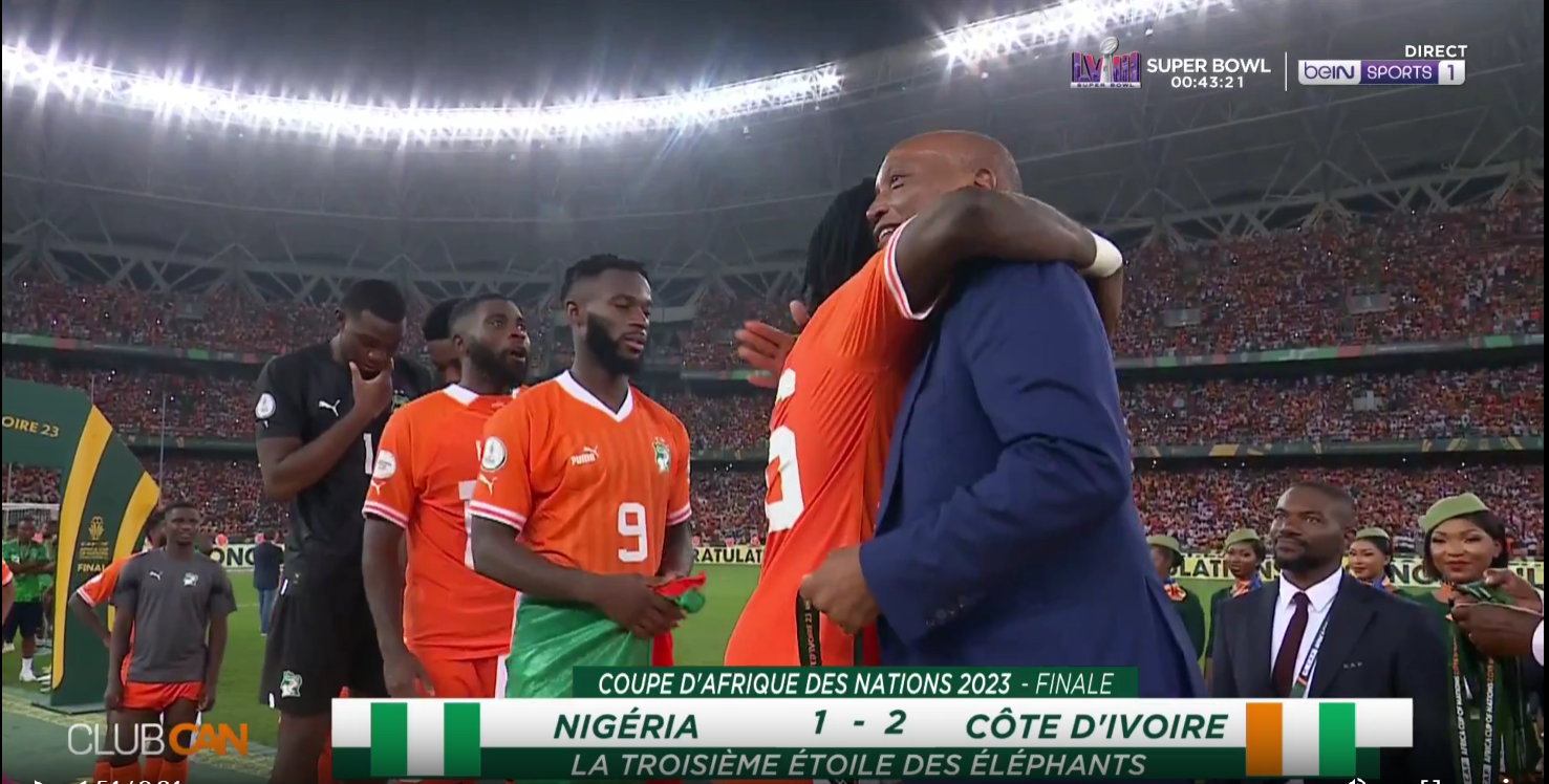 Remise_Trope_medailles_Vainqueurs_CAN2023_11