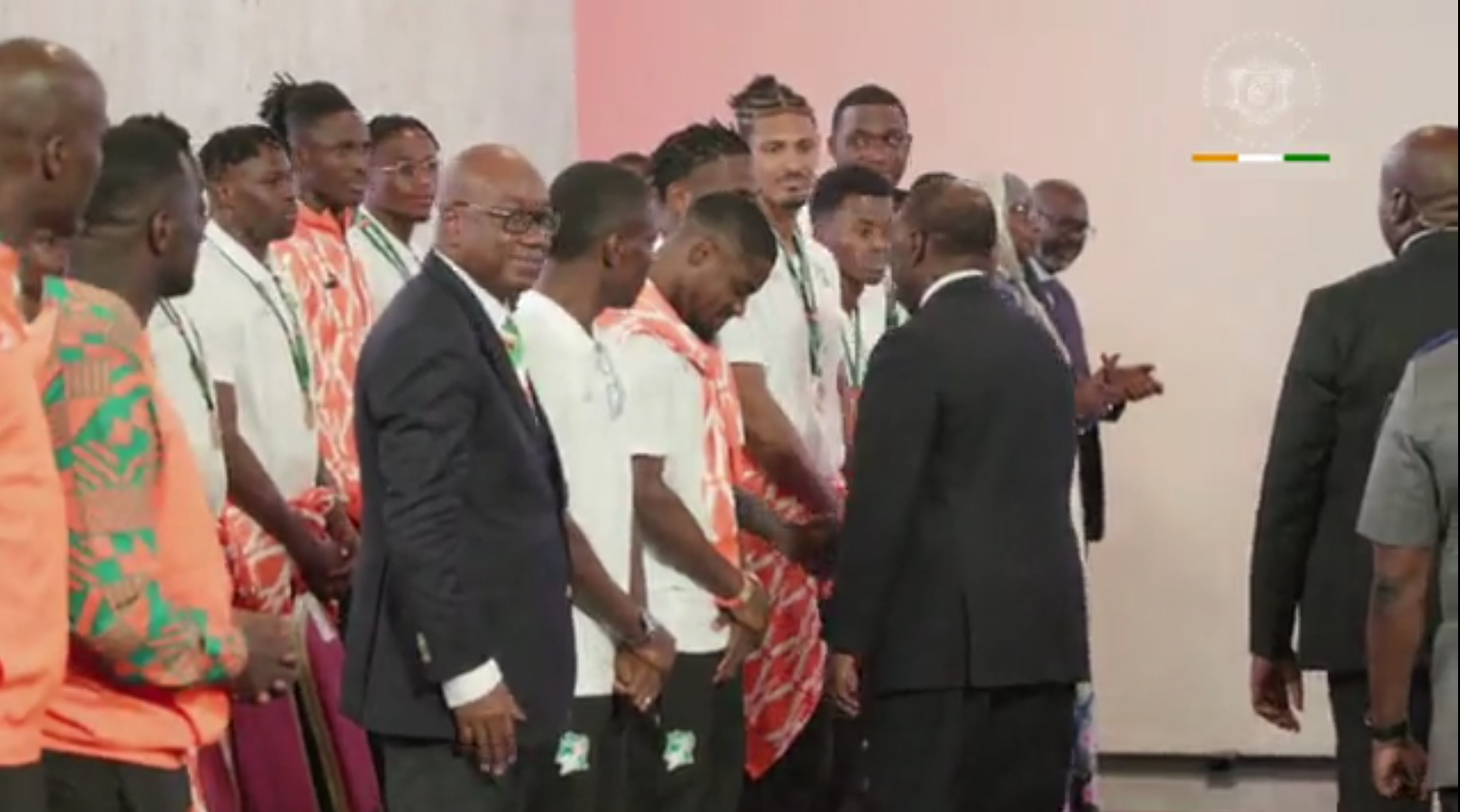 Salut_aux_joueurs_Palais