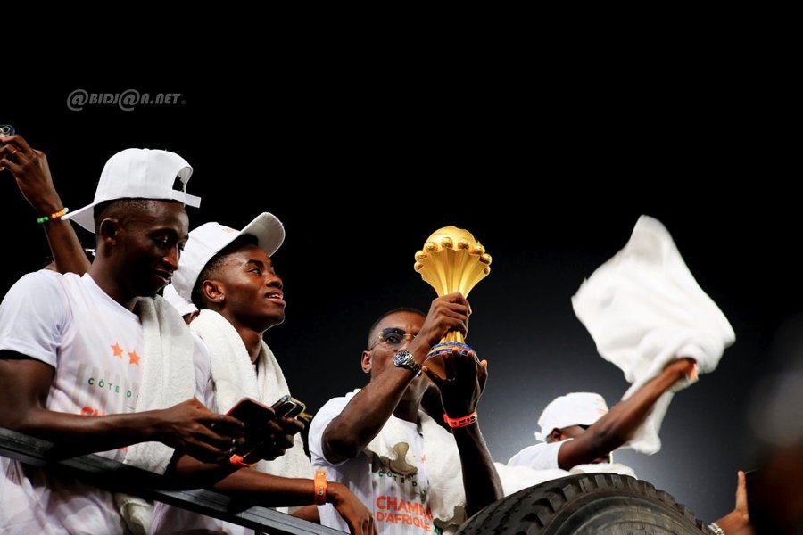 can-2023-ceremonie-de-presentation-de-trophee-au-stade-felix-houphouet-boig_1r4sk9yucj1