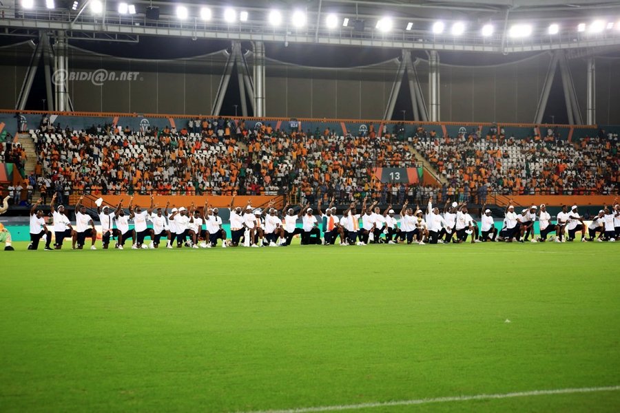 can-2023-ceremonie-de-presentation-de-trophee-au-stade-felix-houphouet-boig_1thqwi1teen