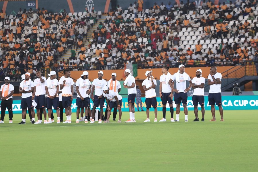 can-2023-ceremonie-de-presentation-de-trophee-au-stade-felix-houphouet-boig_21q90qxv2x7