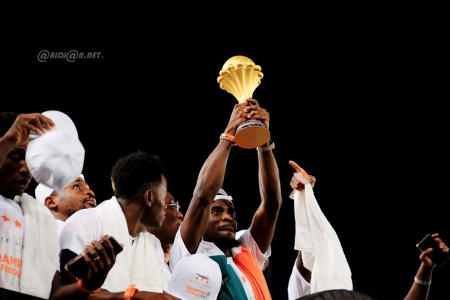 can-2023-ceremonie-de-presentation-de-trophee-au-stade-felix-houphouet-boig_dh459rax1k