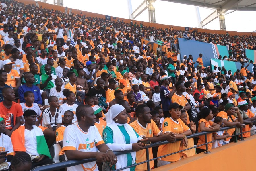 can-2023-ceremonie-de-presentation-de-trophee-au-stade-felix-houphouet-boig_ksg8rw8dp18