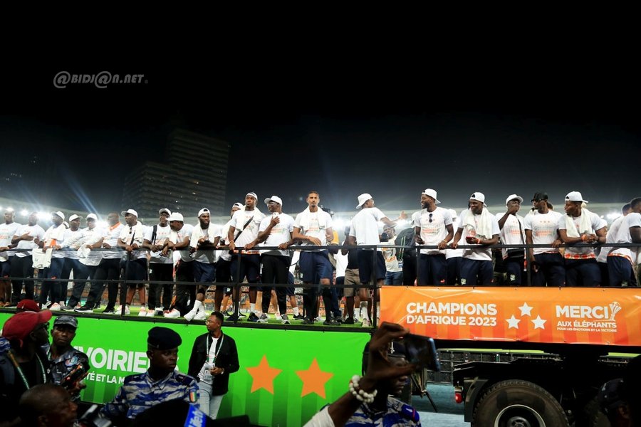 can-2023-ceremonie-de-presentation-de-trophee-au-stade-felix-houphouet-boig_qe75zzs56