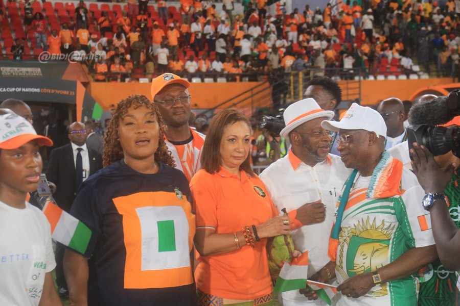 can-2023-ceremonie-de-presentation-de-trophee-au-stade-felix-houphouet-boig_r9danccg82p