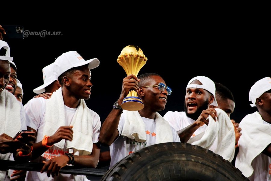 can-2023-ceremonie-de-presentation-de-trophee-au-stade-felix-houphouet-boig_t40xmw9jj8j