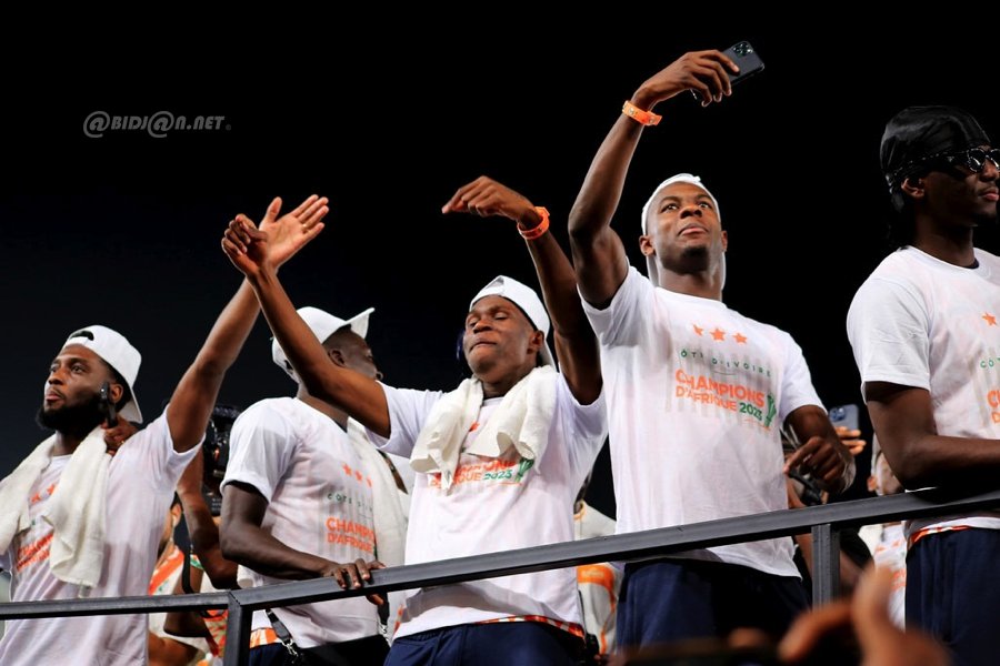 can-2023-ceremonie-de-presentation-de-trophee-au-stade-felix-houphouet-boig_weawva6zerm