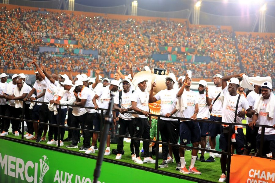 can-2023-ceremonie-de-presentation-de-trophee-au-stade-felix-houphouet-boig_wviray8ily