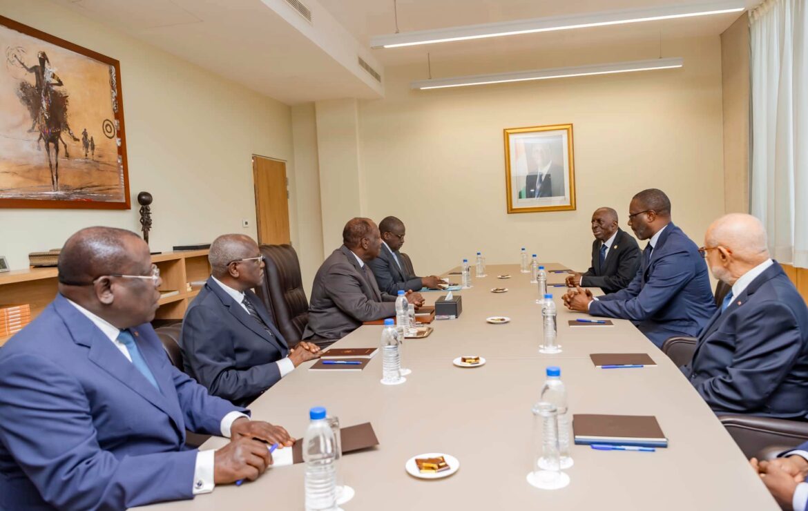 Le Président de la République, Chef de l’État, SEM Alassane Ouattra a eu un entretien avec le Président du PDCI-RDA.