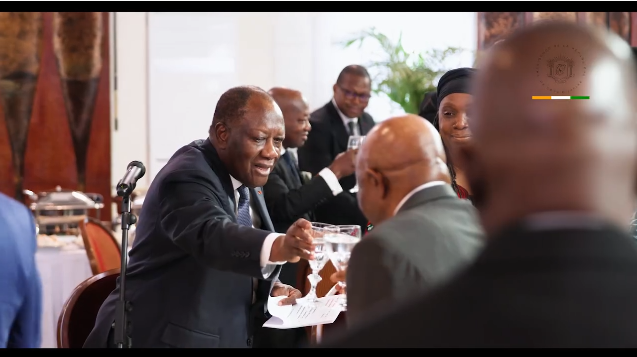 Le Président de la République SEM Alassane Ouattara, Chef de l’état, a eu un entretien avec son homologue libérien S.E.M. Joseph BOAKAI.